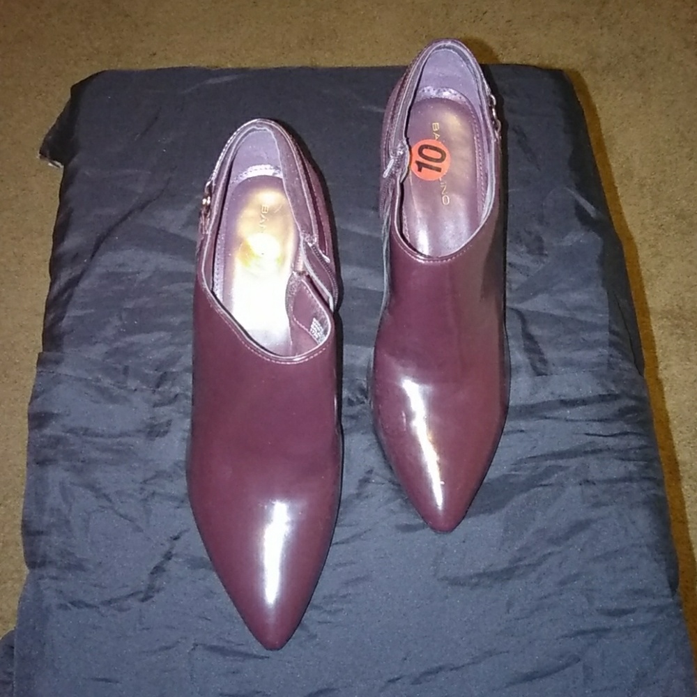 Cute Burgandy bootie